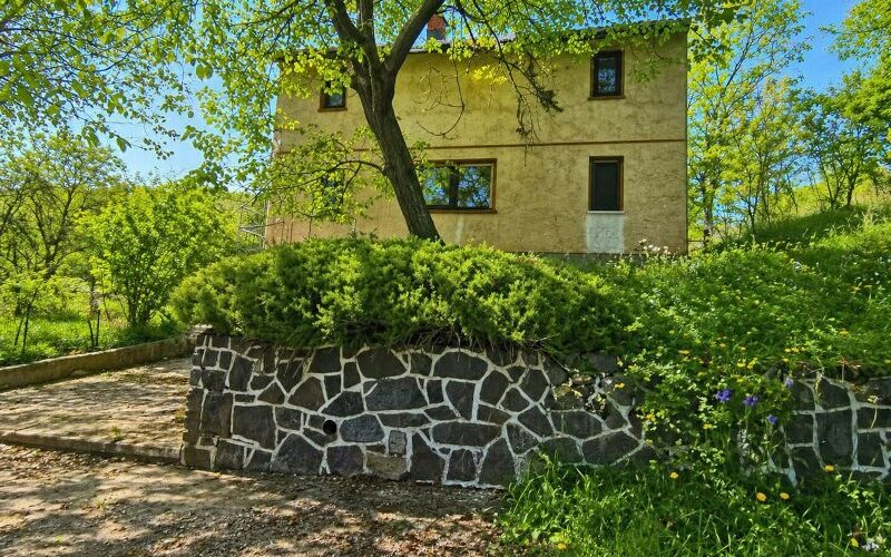 Vanzare vila Breaza Nistoresti teren 1910 mp mobilat utilat - 129.000 EUR - 3 camere - 150 m²