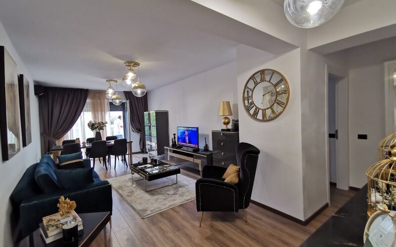 Apartament elegant 3 camere Decebal – Matei Basarab 135 mp + boxa + parcare - 1.250 EUR - Unirii, București - 2 camere - 135 m²