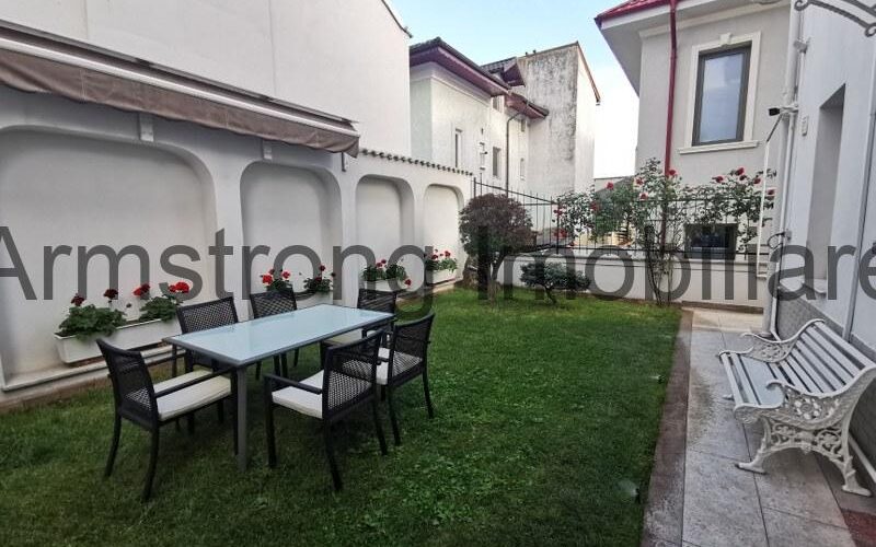 Vanzare vilă cu grădină în Floreasca, București - 2.650.000 EUR - 8 camere - 370 m²