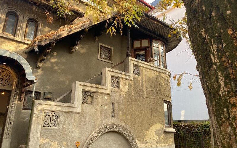 Vila interbelica, zona Kiseleff exclusivitate - 1.750.000 EUR - Kiseleff, București - 8 camere - 498 m²
