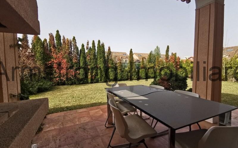 Vilă Spațioasă în Ansamblul Rezidențial din Zona de Nord Pipera - 980.000 EUR - Pipera, Ilfov - 8 camere - 470 m²