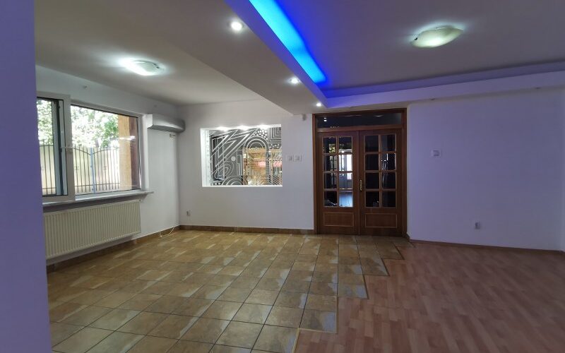 Vila spatioasa ,locatie centrala Cosbuc –ideal birouri, proprietate exclusivista - 2.350 EUR - Unirii, București - 5 camere - 219 m²