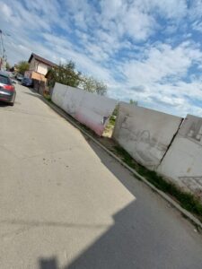 Teren intravilan 200 mp Toate utilitățile, asfalt, ideal pentru construirea unei locuințe