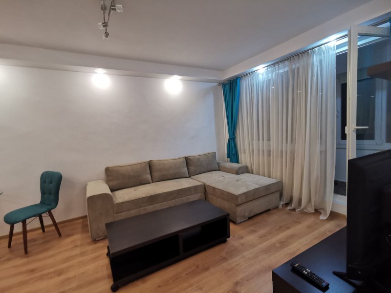 Apartament modern renovat recent – metrou Pacii, parcare privata | Prima inchiriere – fotografia 2